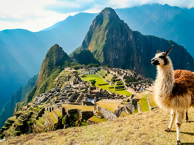 MACHU PICCHU TOUR BY CAR AND BY TRAIN 2D – 1N