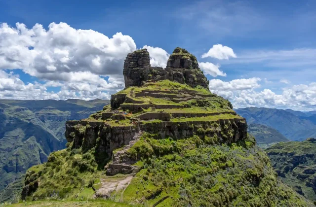The Waqrapukara Trek Full-Day