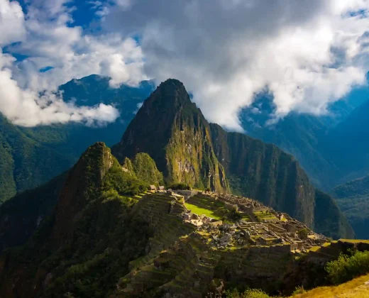 SACRED VALLEY & MACHU PICCHU 2-DAY ADVENTURE