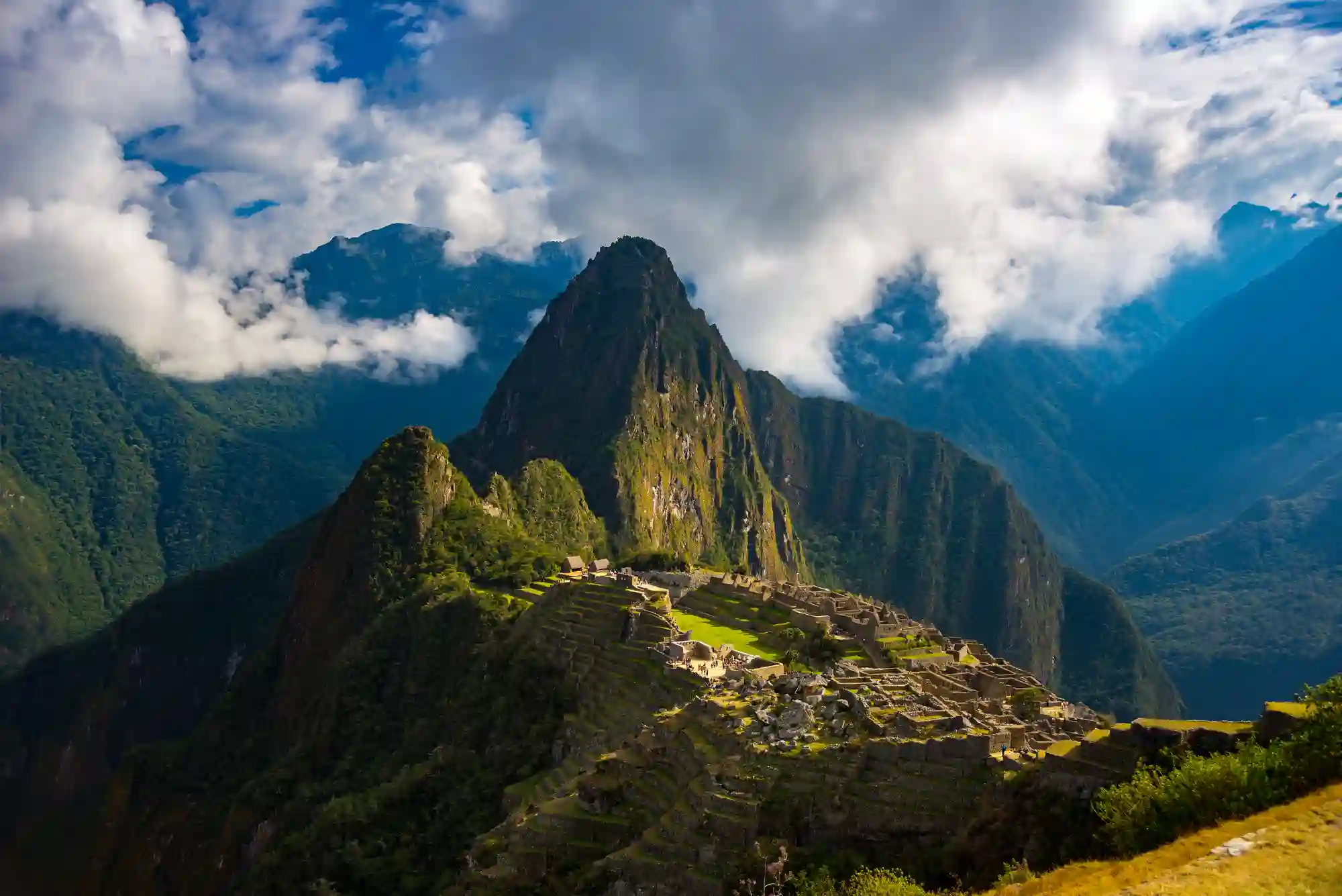 SACRED VALLEY & MACHU PICCHU 2-DAY ADVENTURE