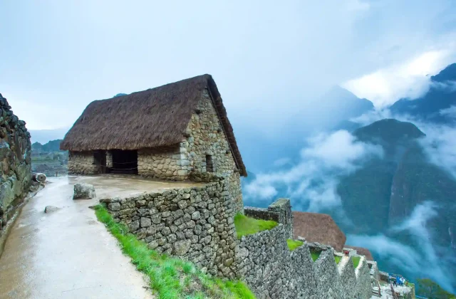 INCA TRAIL 4 DAYS TO MACHU PICCHU ALL-INCLUSIVE TOUR
