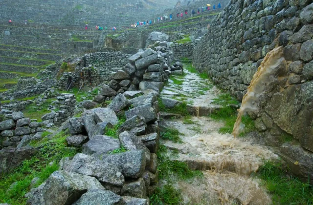 SACRED VALLEY & MACHU PICCHU 2-DAY ADVENTURE