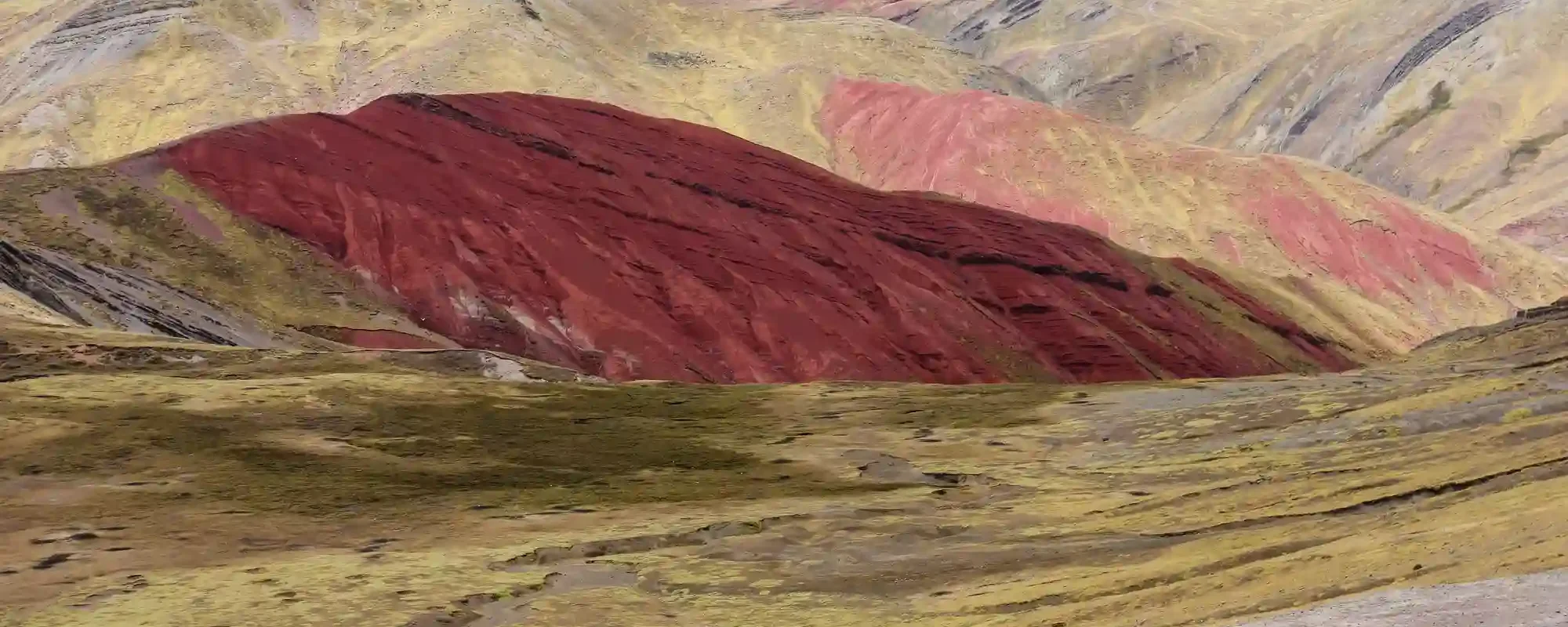 Smart Traveler Notes: Rainbow Mountain and the Red Valley