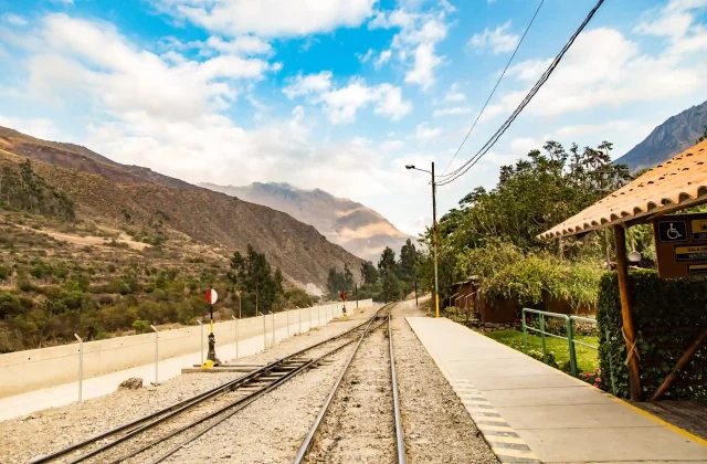 SACRED VALLEY OF THE INCAS FULL-DAY TOUR