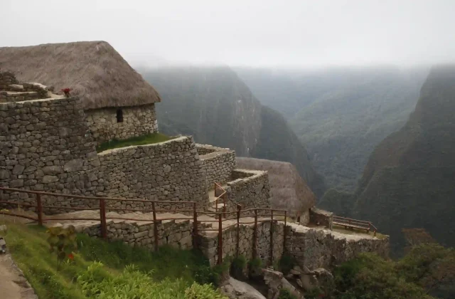 SACRED VALLEY OF THE INCAS FULL-DAY TOUR