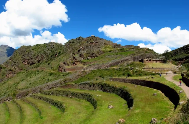 Sacred Valley Tour with Machu Picchu 2 Days / 1 Night Sacred Valley Tour with Machu Picchu 2 Days / 1 Night