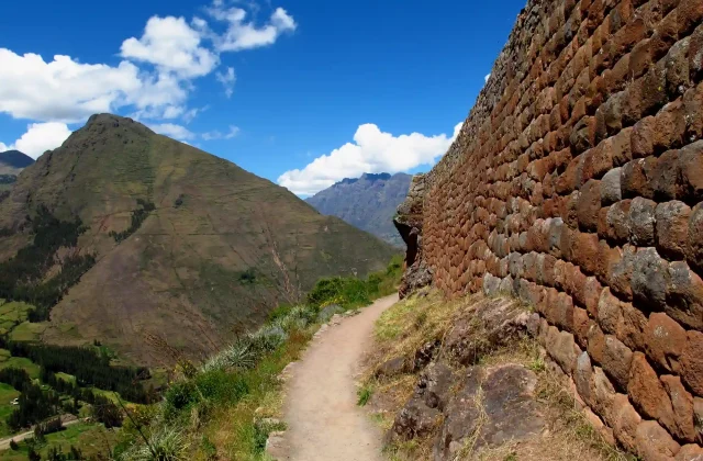 SACRED VALLEY OF THE INCAS FULL-DAY TOUR